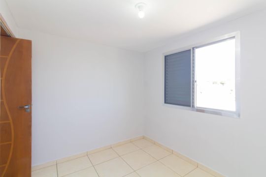 Quarto 2 de apartamento para alugar com 2 quartos, 56m² em Jardim Etelvina, São Paulo