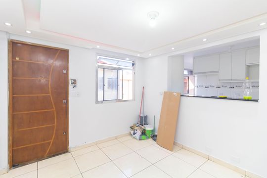 Sala de apartamento para alugar com 2 quartos, 56m² em Jardim Etelvina, São Paulo