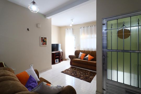 Casa à venda com 5 quartos, 260m² em Conceicao, Osasco
