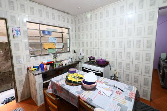 Cozinha 2 de casa à venda com 5 quartos, 260m² em Conceicao, Osasco