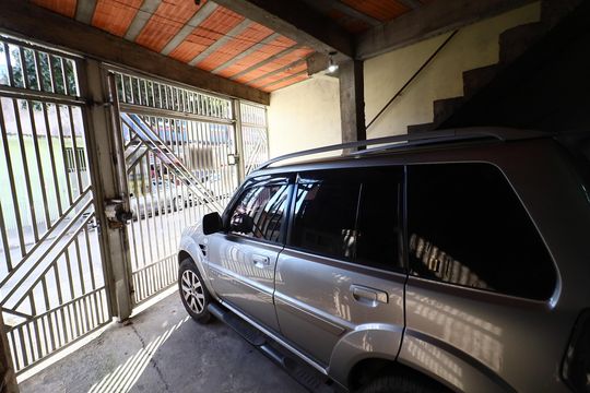 Garagem de casa à venda com 5 quartos, 260m² em Conceicao, Osasco
