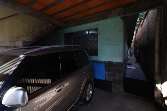 Garagem de casa à venda com 5 quartos, 260m² em Conceicao, Osasco