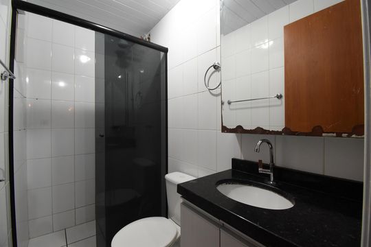 Banheiro de apartamento para alugar com 3 quartos, 57m² em Iná, São José dos Pinhais