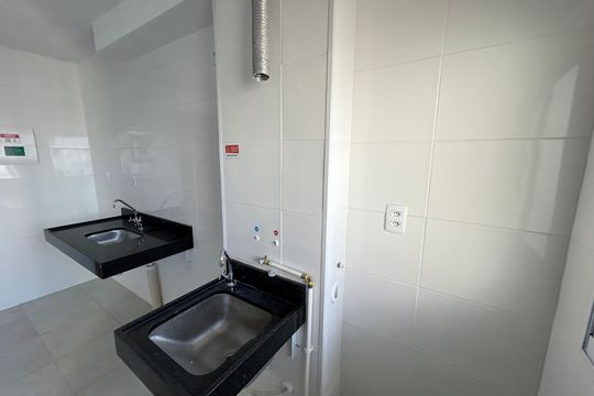 Área de Serviço de apartamento para alugar com 2 quartos, 48m² em Del Castilho, Rio de Janeiro