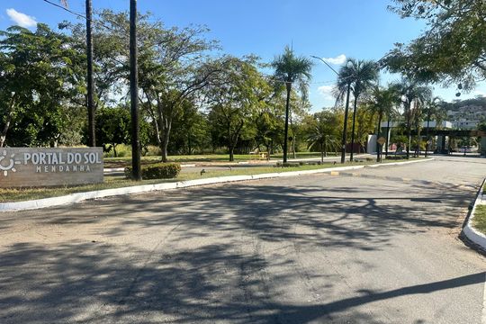 Casa de Condomínio à venda com 5 quartos, 1600m² em Parque Industrial Joao Bras, Goiânia