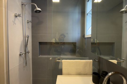Banheiro da suíte de apartamento à venda com 1 quarto, 84m² em Santa Cecilia, São Paulo