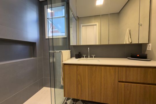 Banheiro da suíte de apartamento à venda com 1 quarto, 84m² em Santa Cecilia, São Paulo