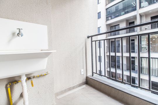 Área de Serviço de apartamento para alugar com 2 quartos, 59m² em Jardim Maria Helena, Barueri