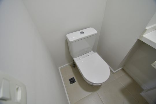 Lavabo de apartamento para alugar com 2 quartos, 80m² em Cambuí, Campinas