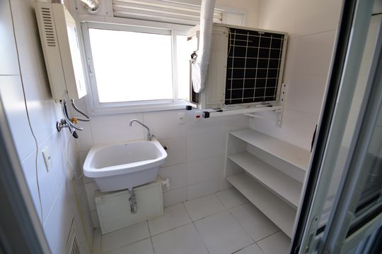 Área de Serviço de apartamento para alugar com 2 quartos, 80m² em Cambuí, Campinas