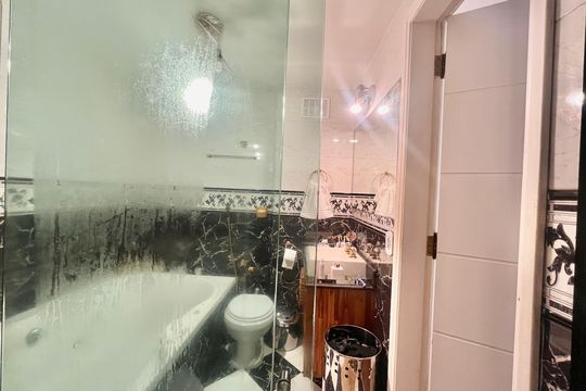 Banheiro da Suíte de apartamento à venda com 4 quartos, 180m² em Copacabana, Rio de Janeiro