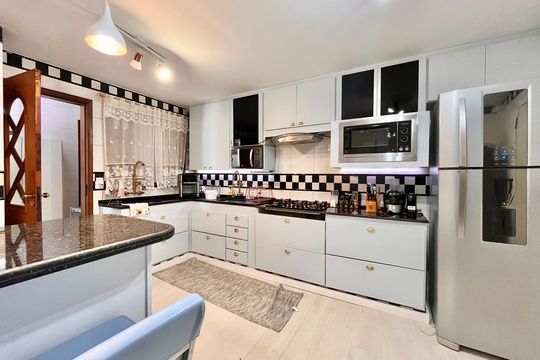 Cozinha de apartamento à venda com 4 quartos, 180m² em Copacabana, Rio de Janeiro