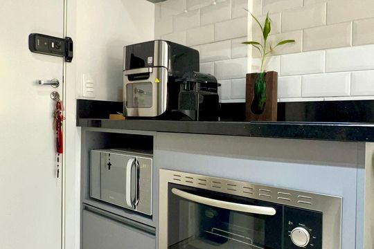 Cozinha de apartamento para alugar com 1 quarto, 32m² em Pinheiros, São Paulo