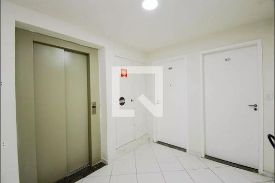 Hall de entrada de apartamento para alugar com 3 quartos, 63m² em Jardim Albertina, Guarulhos