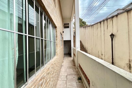 Área externa de casa para alugar com 2 quartos, 60m² em Vila Guarani (zona Sul), São Paulo