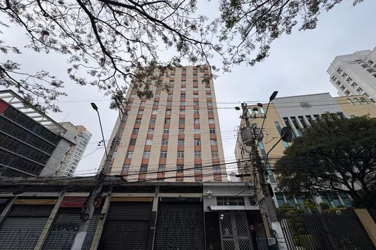 Fachada  de apartamento para alugar com 1 quarto, 27m² em Liberdade, São Paulo