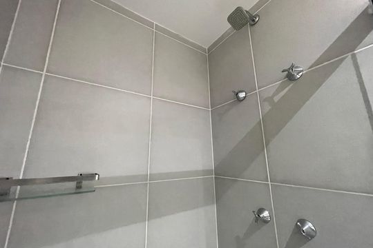 Banheiro de apartamento para alugar com 2 quartos, 60m² em Ferreira, São Paulo