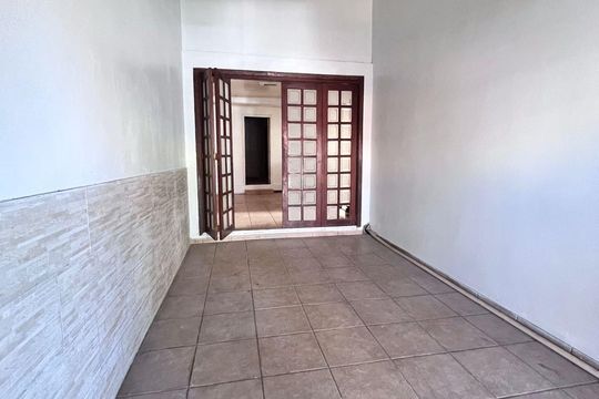 Corredor de casa à venda com 3 quartos, 157m² em Guajuviras, Canoas