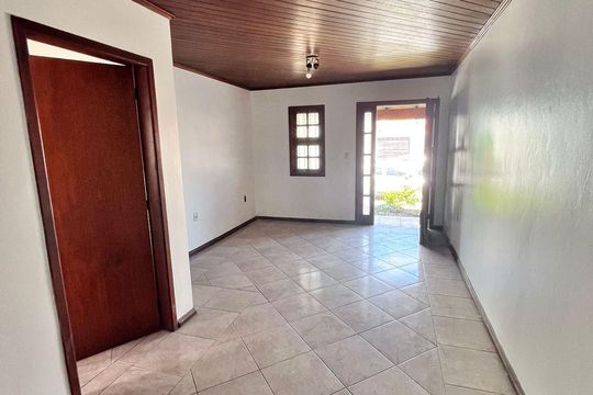 Casa para alugar com 3 quartos, 157m² em Guajuviras, Canoas