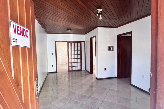 Sala de casa à venda com 3 quartos, 157m² em Guajuviras, Canoas