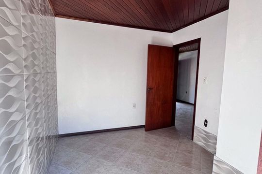 Quarto de casa à venda com 3 quartos, 157m² em Guajuviras, Canoas
