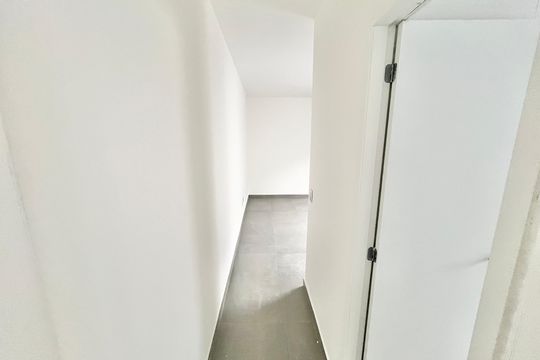 Corredor de apartamento à venda com 1 quarto, 32m² em Jardim Primavera, São Paulo