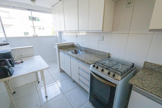 cozinha de apartamento para alugar com 2 quartos, 70m² em Santa Rosa, Belo Horizonte