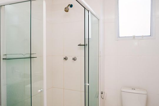 Banheiro de apartamento para alugar com 2 quartos, 42m² em Rocha Sobrinho, Mesquita