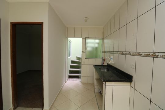 Cozinha de apartamento para alugar com 1 quarto, 56m² em Parque Sao Rafael, São Paulo