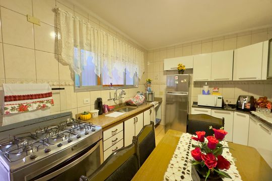 Cozinha de casa à venda com 2 quartos, 106m² em Jardim Frizzo, Guarulhos