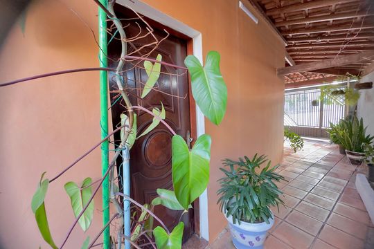 Quintal de casa à venda com 2 quartos, 106m² em Jardim Frizzo, Guarulhos
