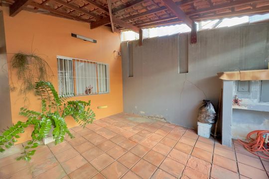 Garagem de casa à venda com 2 quartos, 106m² em Jardim Frizzo, Guarulhos