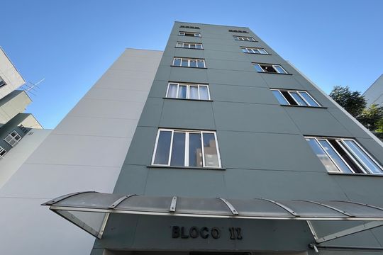 Fachada do bloco de apartamento para alugar com 2 quartos, 56m² em Parque Reboucas, São Paulo