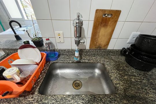Cozinha - Torneira de apartamento para alugar com 2 quartos, 56m² em Parque Reboucas, São Paulo