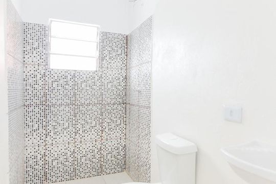Banheiro de apartamento para alugar com 1 quarto, 60m² em Recreio São Jorge, Guarulhos