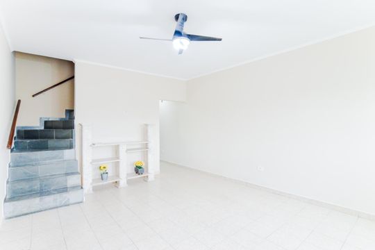 Sala de casa para alugar com 2 quartos, 125m² em Jardim Ipanema, Guarulhos