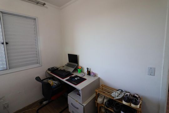 Quarto 2 de apartamento para alugar com 2 quartos, 49m² em Bussocaba, Osasco