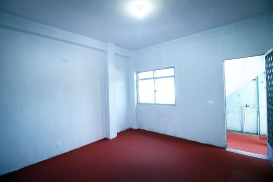 Sala de casa para alugar com 1 quarto, 50m² em Rocha Miranda, Rio de Janeiro