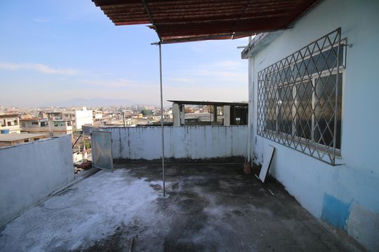 Varanda de casa para alugar com 1 quarto, 70m² em Rocha Miranda, Rio de Janeiro