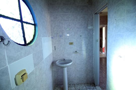 Banheiro  de casa para alugar com 1 quarto, 70m² em Rocha Miranda, Rio de Janeiro