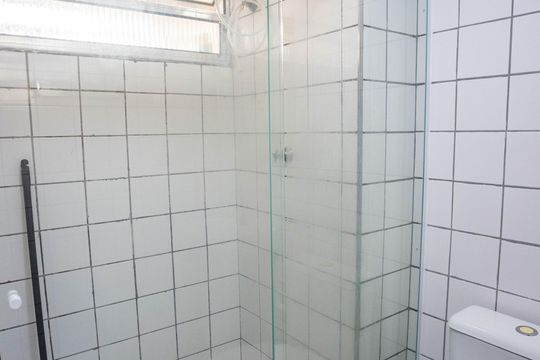 Banheiro  de apartamento para alugar com 2 quartos, 44m² em Casa Grande, Diadema