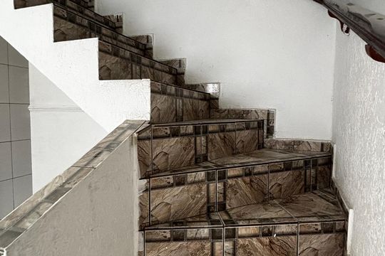 Escada de casa à venda com 2 quartos, 45m² em Vila João Ramalho, Santo André