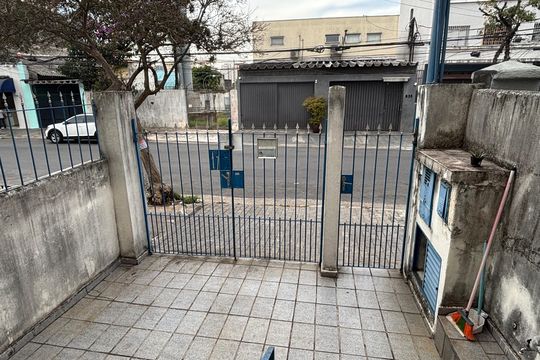 Garagem de casa à venda com 2 quartos, 100m² em Chácara Inglesa, São Paulo