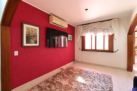 Casa à venda com 2 quartos, 223m² em Jardim Itu, Porto Alegre