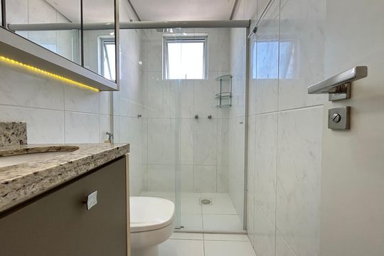 Banheiro suíte 1 de apartamento para alugar com 3 quartos, 106m² em Capoeiras, Florianópolis