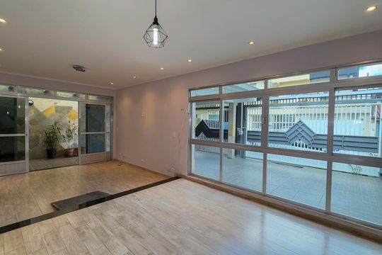 Casa para alugar com 3 quartos, 300m² em Vila Cruzeiro, São Paulo