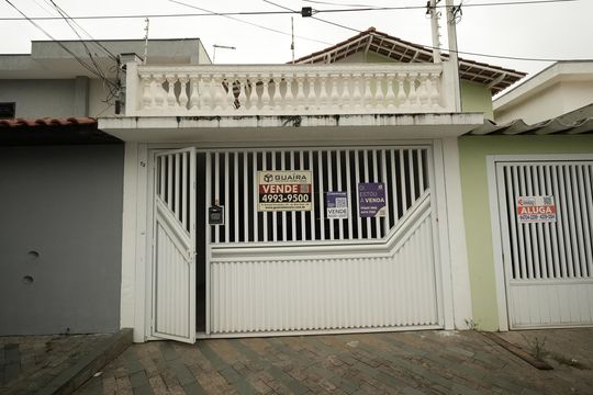 Fachada de casa à venda com 3 quartos, 173m² em Jardim Pilar, Santo André