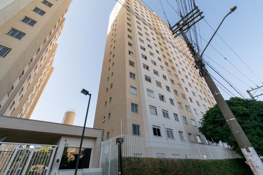 Fachada de apartamento para alugar com 1 quarto, 28m² em Jardim Itacolomi, São Paulo
