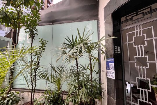 Placa  de apartamento para alugar com 2 quartos, 79m² em Ipanema, Rio de Janeiro