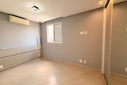 Suíte de apartamento à venda com 3 quartos, 90m² em Jardim Messina, Jundiaí